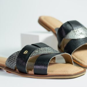 Sandalia Plana Negra Serpiente